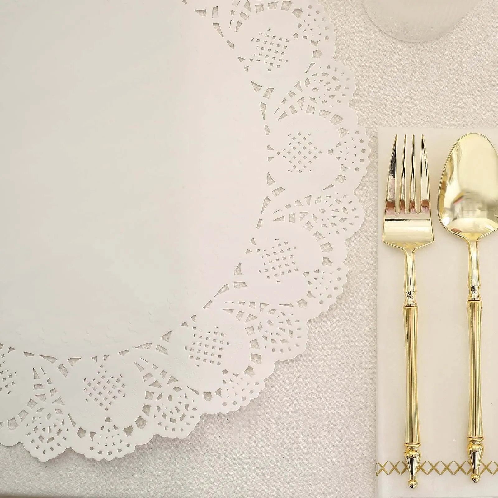 100 Pcs White Food Grade Paper Placemats, Round Lace Paper Doilies 12"