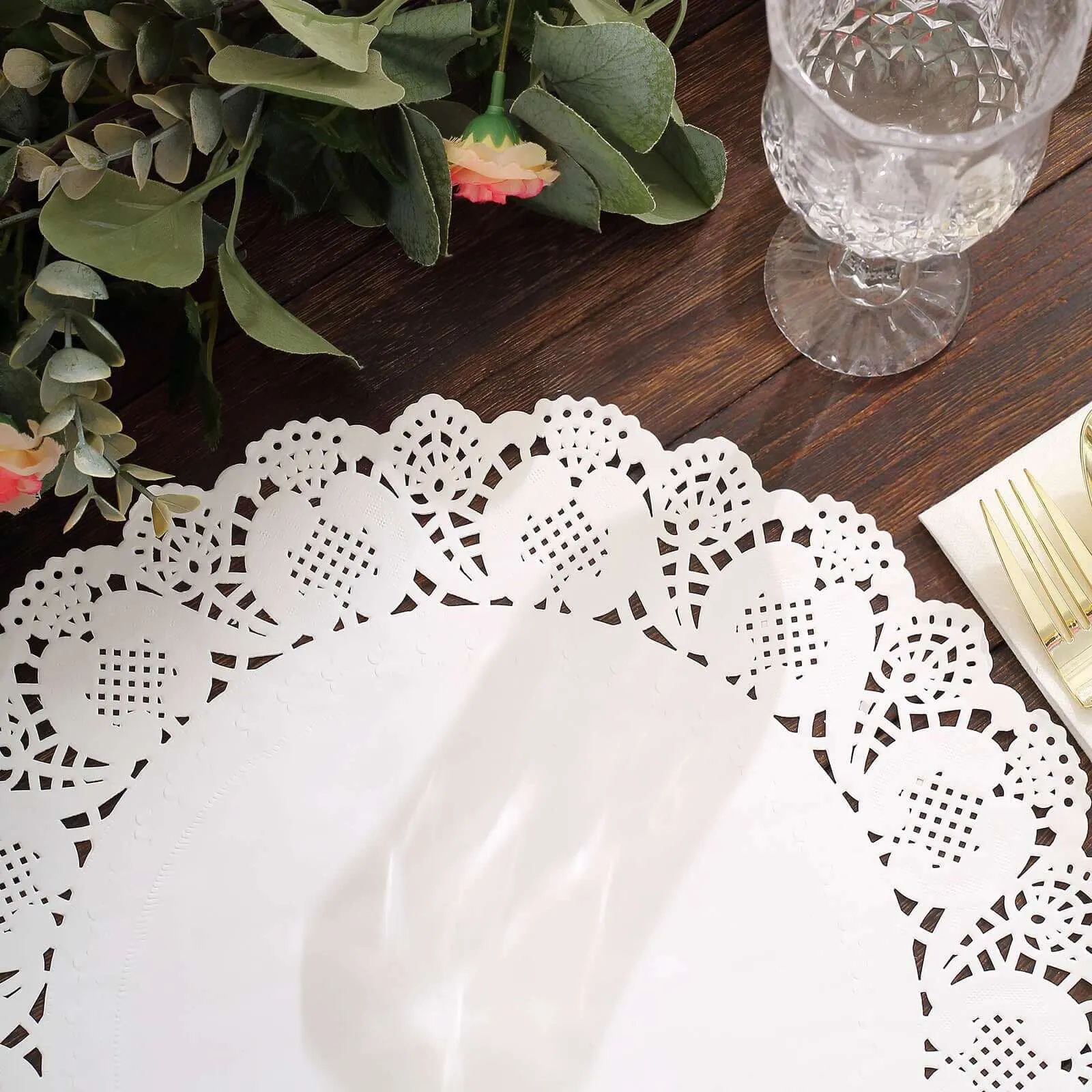 100 Pcs White Food Grade Paper Placemats, Round Lace Paper Doilies 12"