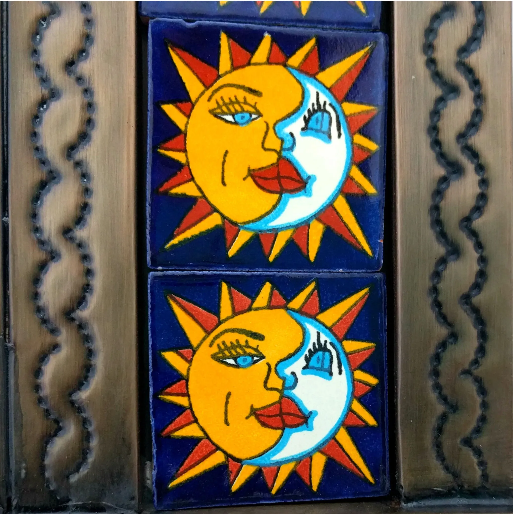 Beautiful Tiled Mirror (42x37cm)