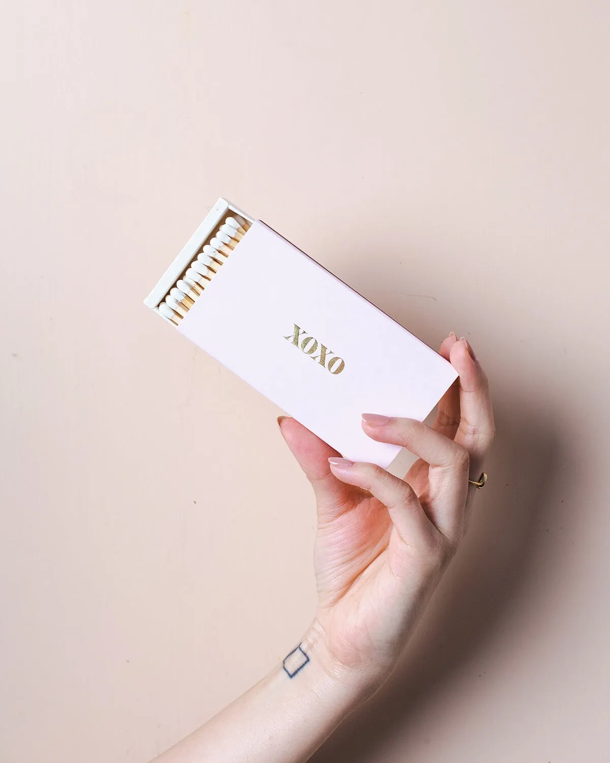 Brooklyn Candle Studio XOXO Dusty Pink Long Matches