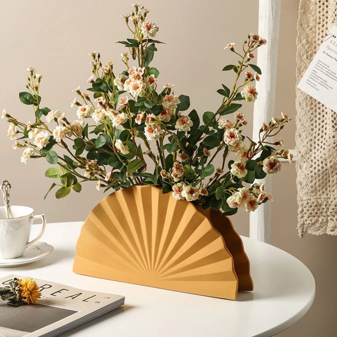 Circular sector modern art ceramics vase