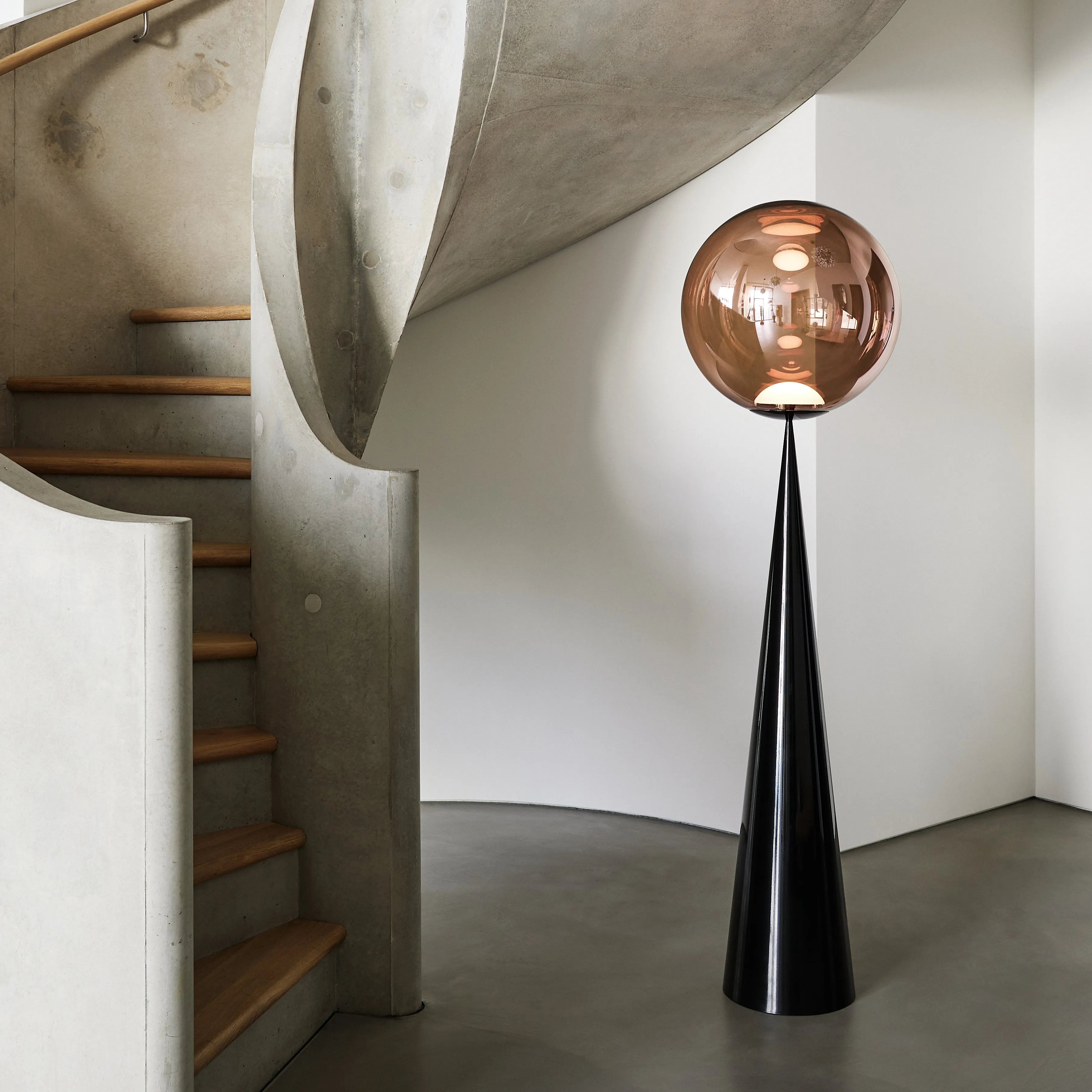Globe Cone Fat Floor Light