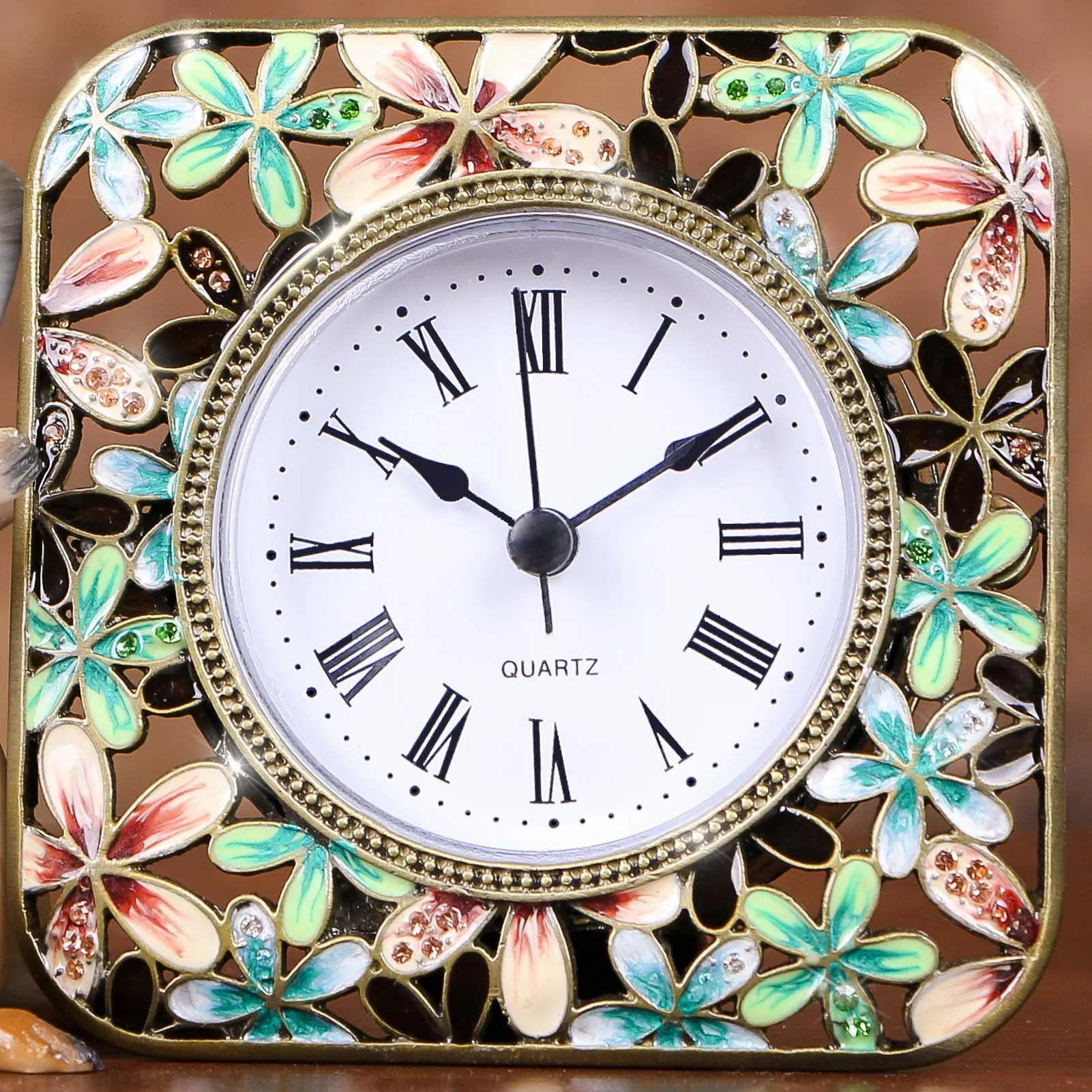Lcteey Vintage Desk Clock,Handmade Clock,Battert Operated,Classic Analog Table Clock for Living Room