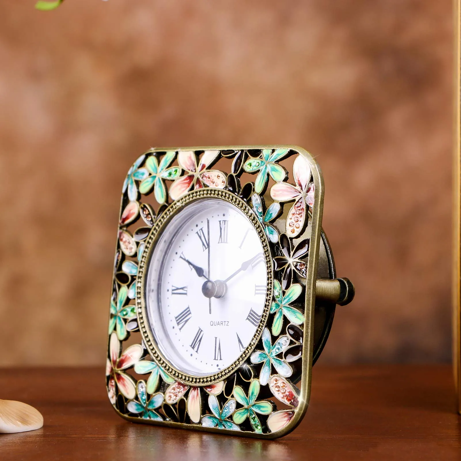 Lcteey Vintage Desk Clock,Handmade Clock,Battert Operated,Classic Analog Table Clock for Living Room