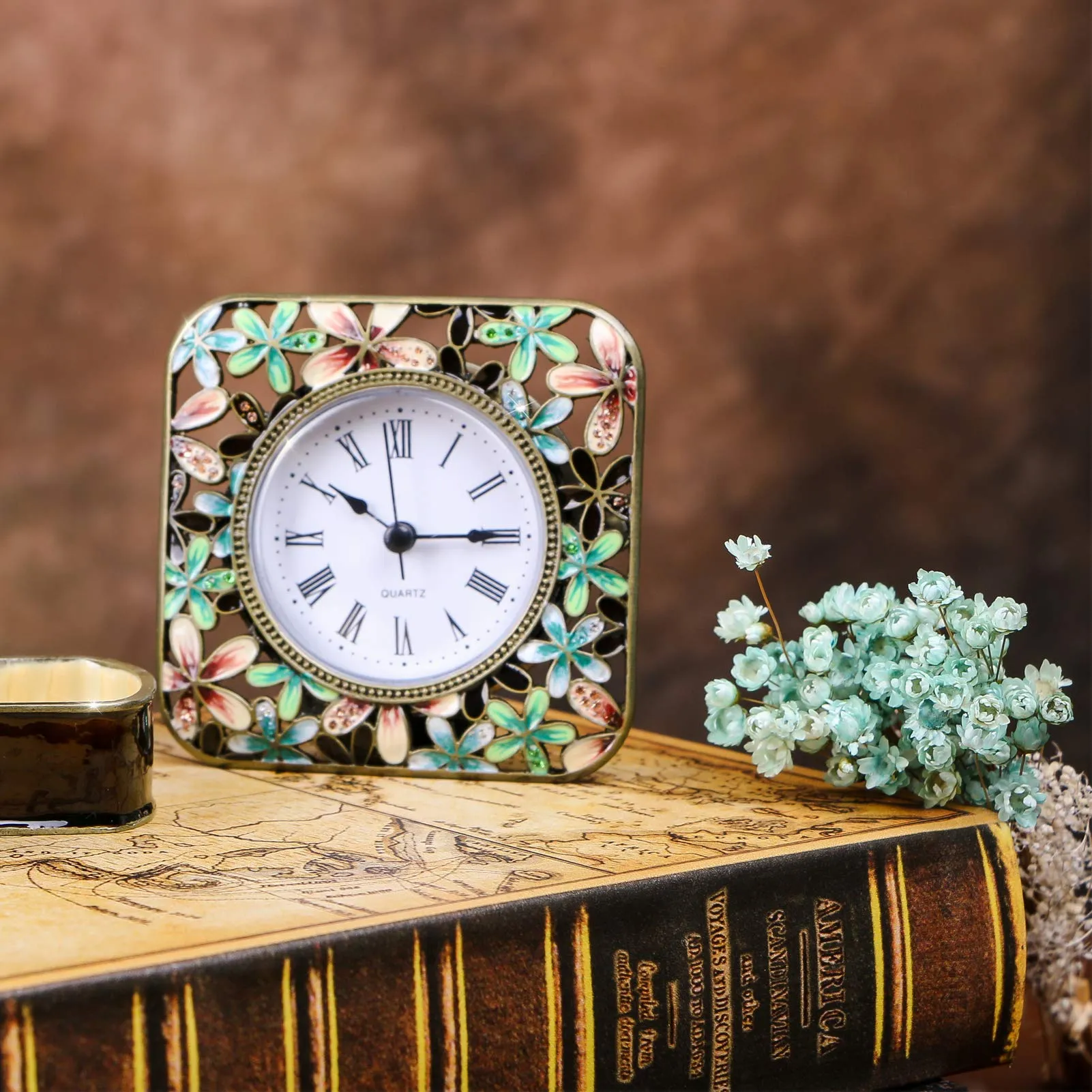 Lcteey Vintage Desk Clock,Handmade Clock,Battert Operated,Classic Analog Table Clock for Living Room