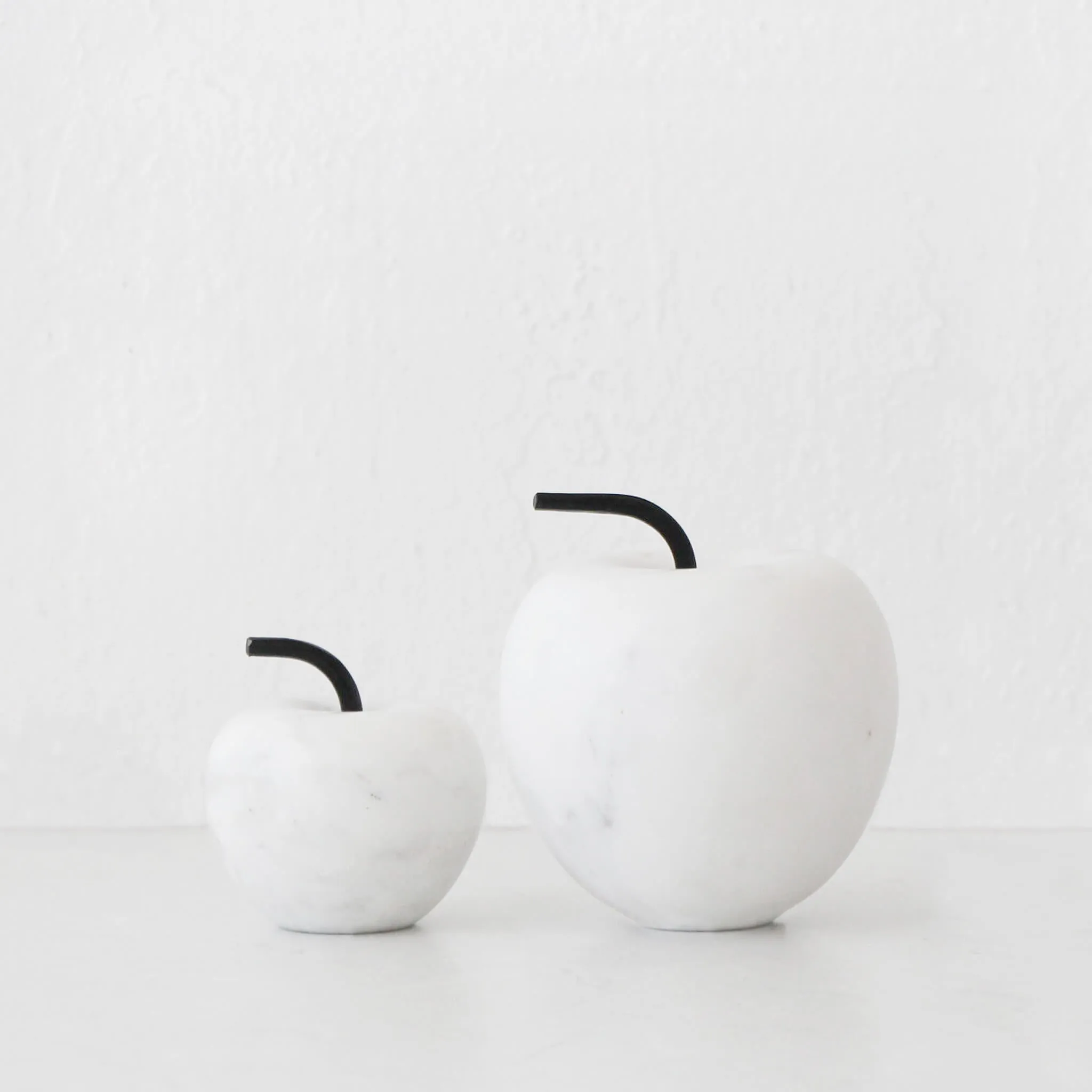 MELE APPLE MARBLE SCULPTURE BUNDLE X2  |  9CM   12CM  |  WHITE MARBLE
