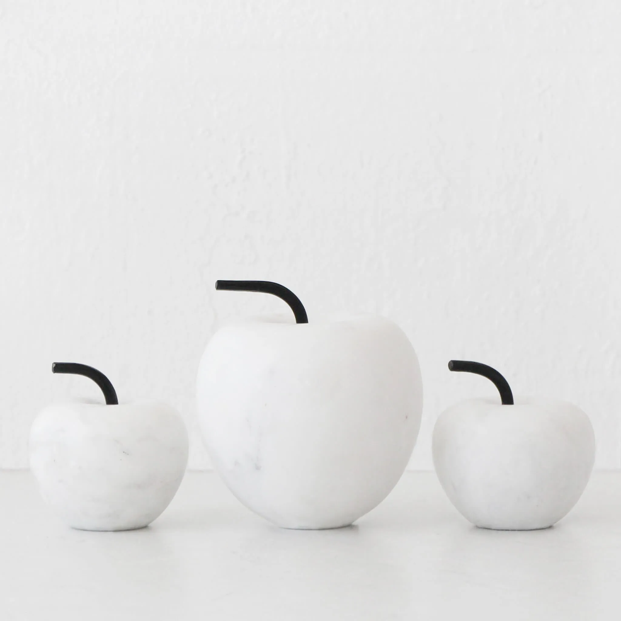 MELE APPLE MARBLE SCULPTURE BUNDLE X3  |  9CM   12CM   9CM  |  WHITE MARBLE